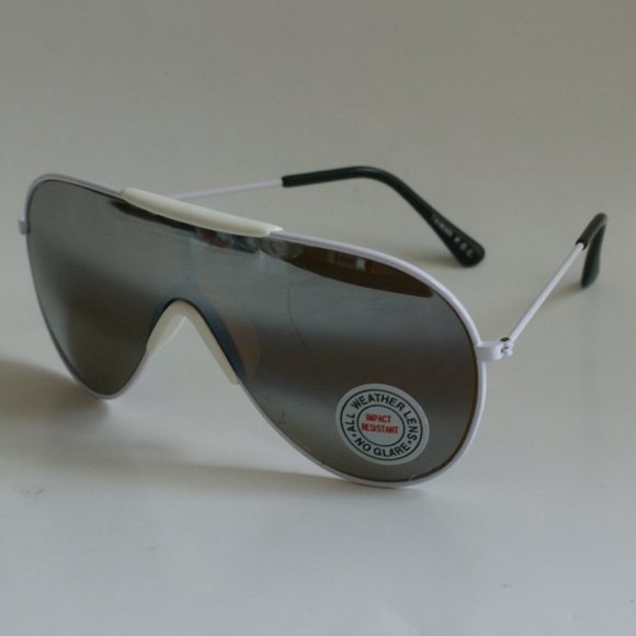 True Vintage Classic Sports Aviator all weather lens sunglasses - Picture 2 of 4